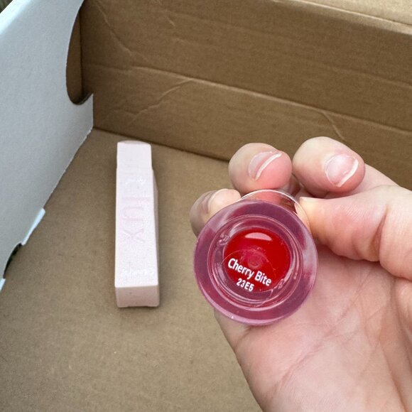 Colourpop Cherry Bite Lux Lip Oil - Picture 2 of 5